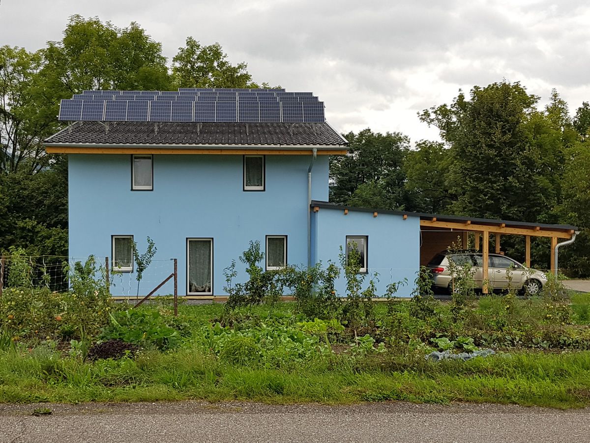 Energiesparhaus mit Wärmepumpenkombigerät PKOM4