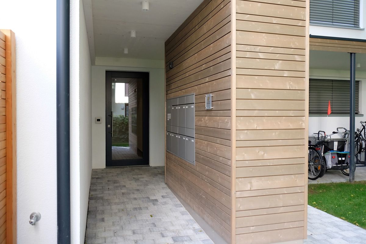 Passiv-Mehrfamilienhaus in München, Eingangsbereich